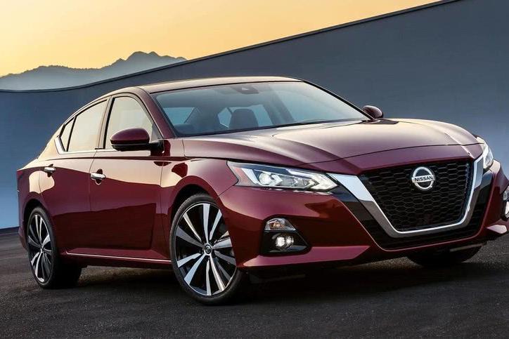 凯美瑞雅阁最强对手登场，帅气外形不输宝马，黑科技完胜奥迪