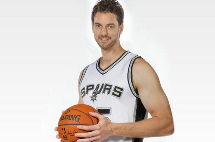 NBA现役球员常规赛总出场次数排名:詹皇、帕