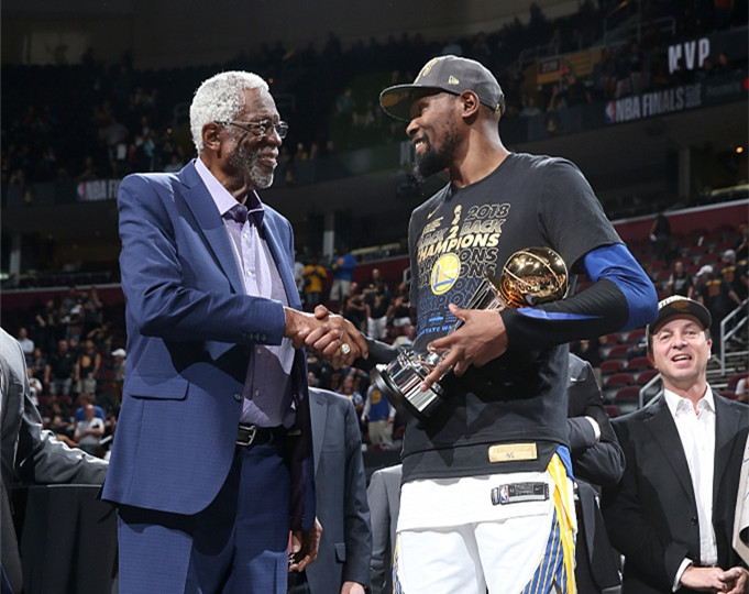 心疼库里!FMVP颁给杜兰特有争议?11位投票记