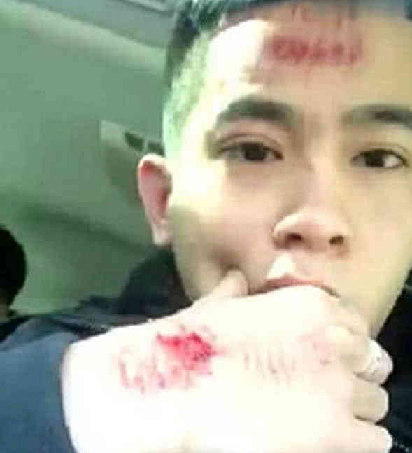 快手主播户外搭讪,向女孩索吻遭对方男友暴打