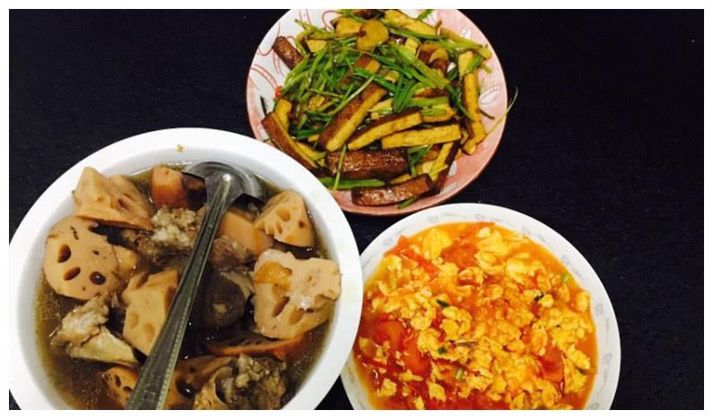 知道我怀孕了,婆婆每天给我做好吃的饭菜,好多人羡慕我