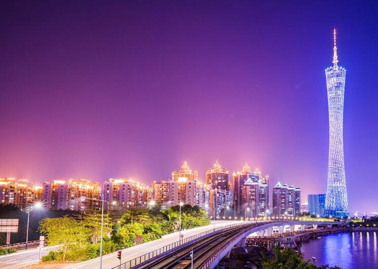 中国一座国际大都市, 人口超越1400万, 被评为