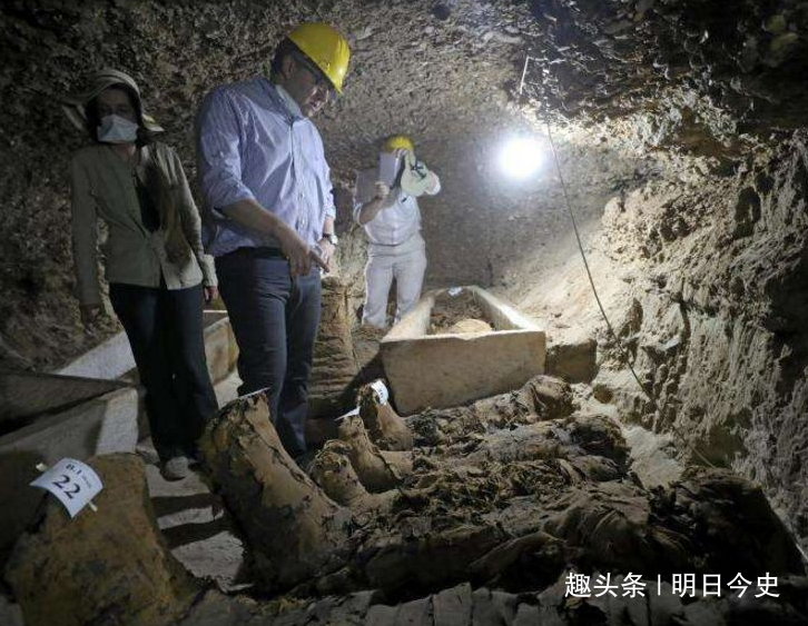 沙漠挖出怪异洞穴，5万人失踪真相被揭穿，2500年谜案真相大