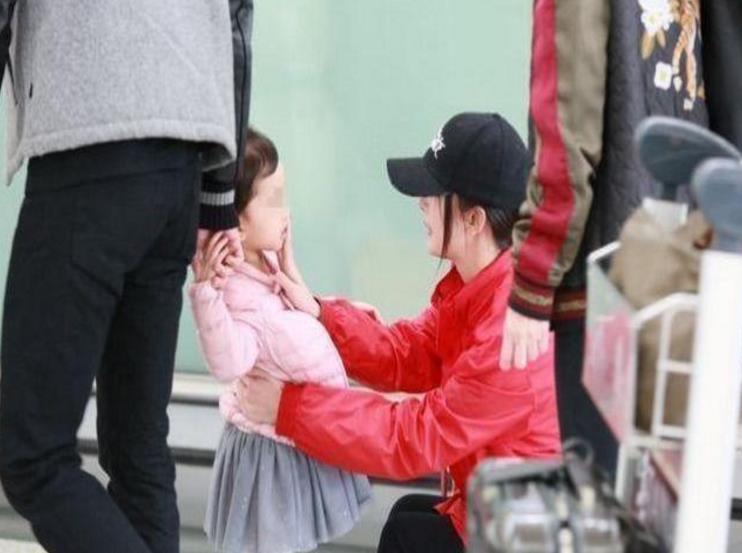 小糯米曾被P遗照,杨幂看后痛哭,这个细节看出