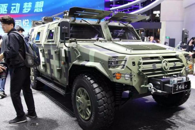 车重达6吨多！第三代猛士威武霸气，开在路上回头率绝对超高