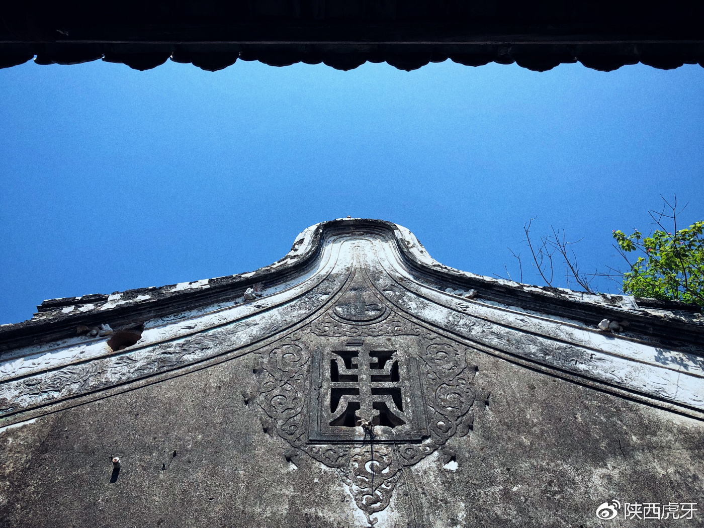 被誉为“广东十大最美古村落”之一的潮州龙湖古寨