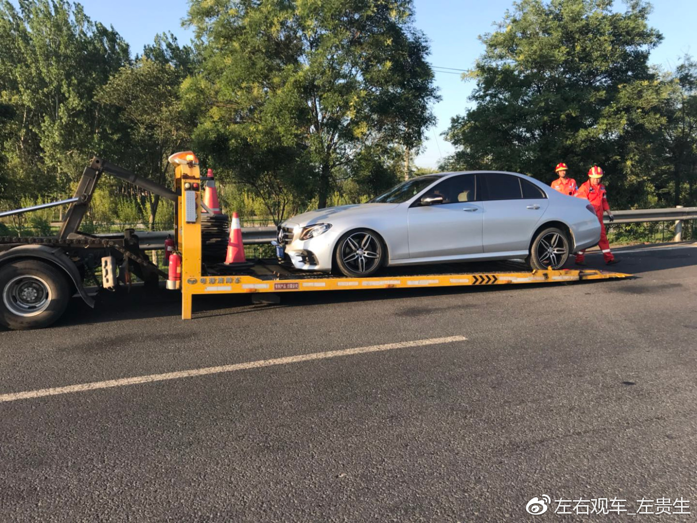 奔驰E300减震突然断裂，安全无法保障，车主希望折旧退车