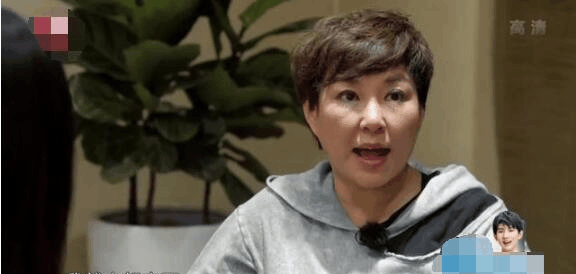 《青春旅社》何穗李静太欺负人, 一把推开秋老师, 还让她下跪