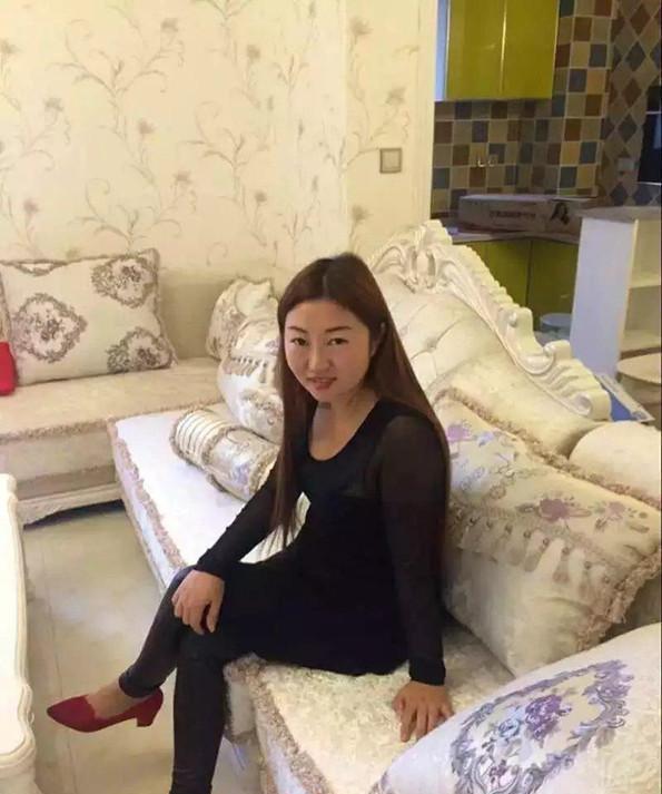哎,真是个败家的女人,一点都不懂的节制,花钱总是大手大脚的.