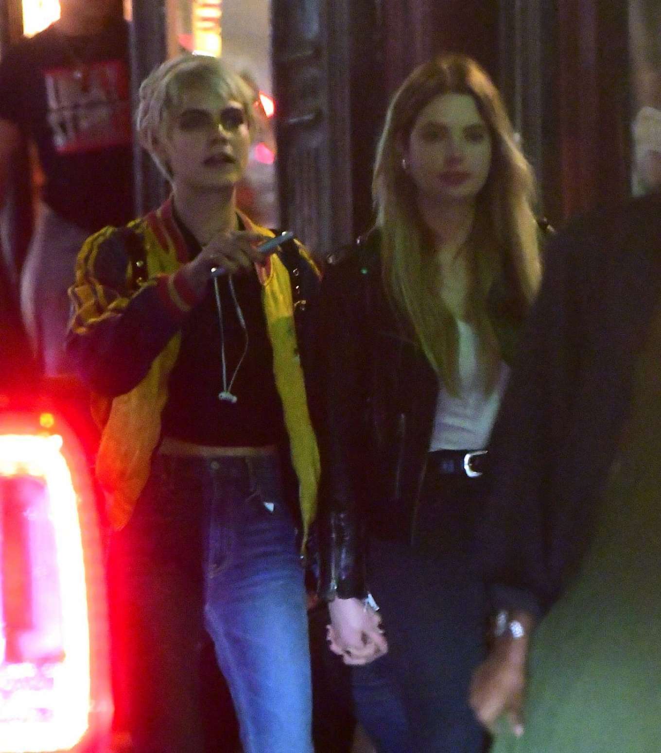 卡抽 Cara Delevingne 和Ashley Benson 在纽约