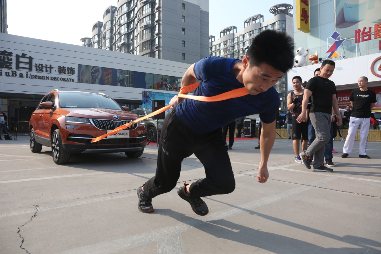不拉寻常车!大力士拉车比赛再次引爆石家庄