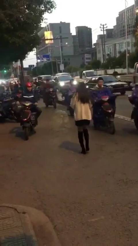 这电动车，也是醉了