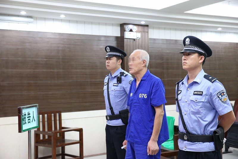 亚公交司机男子 一审被判有期徒刑3年,二审开