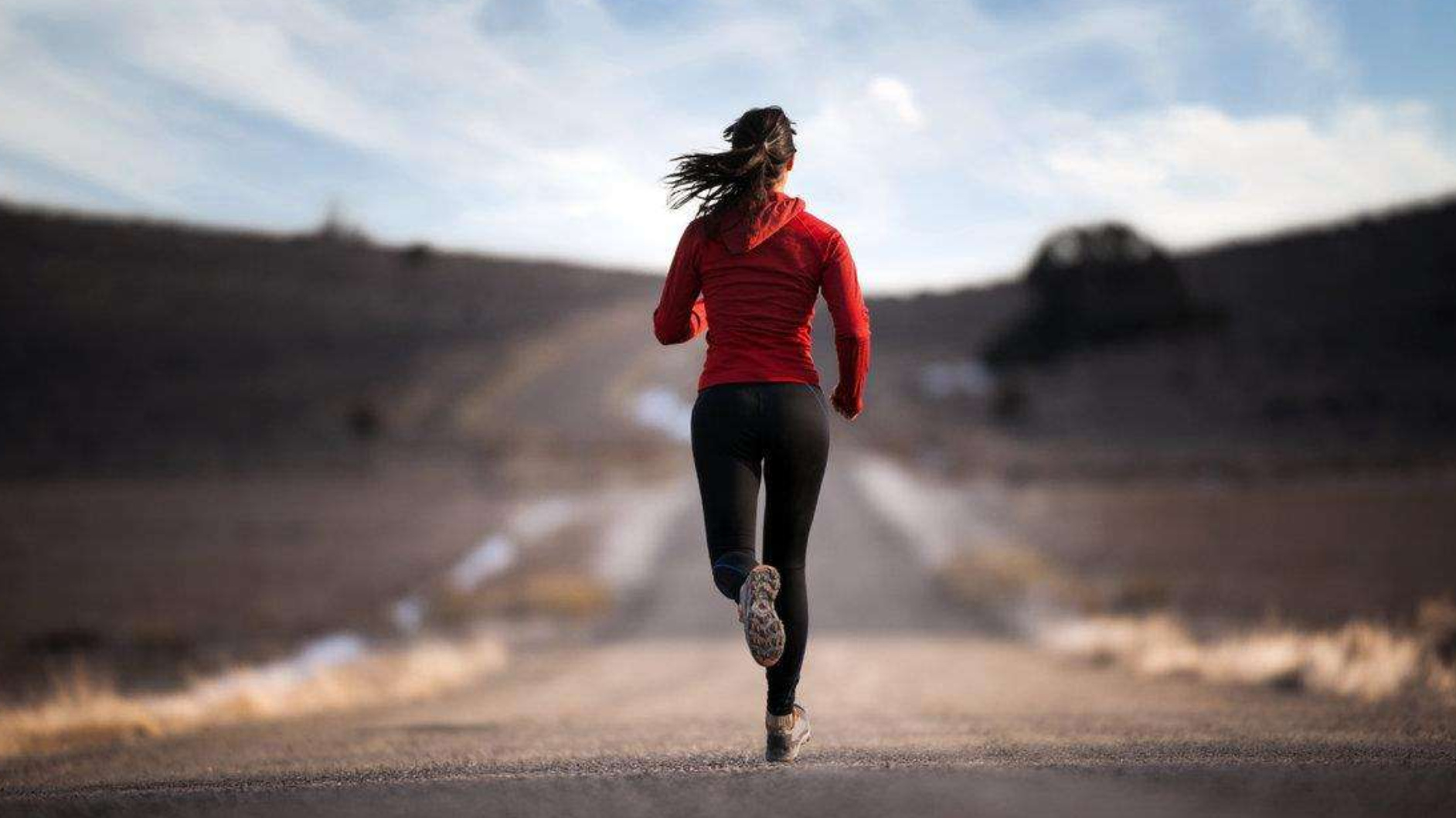 第三步:去健身房不仅做有氧运动,还会配合无氧运动的练习.