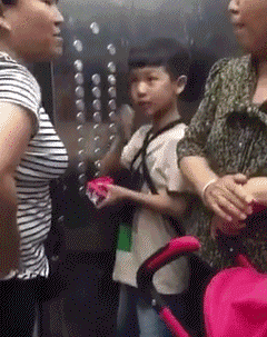 搞笑趣图:这样玩确实够刺激,但妹子却没后后悔的机会了