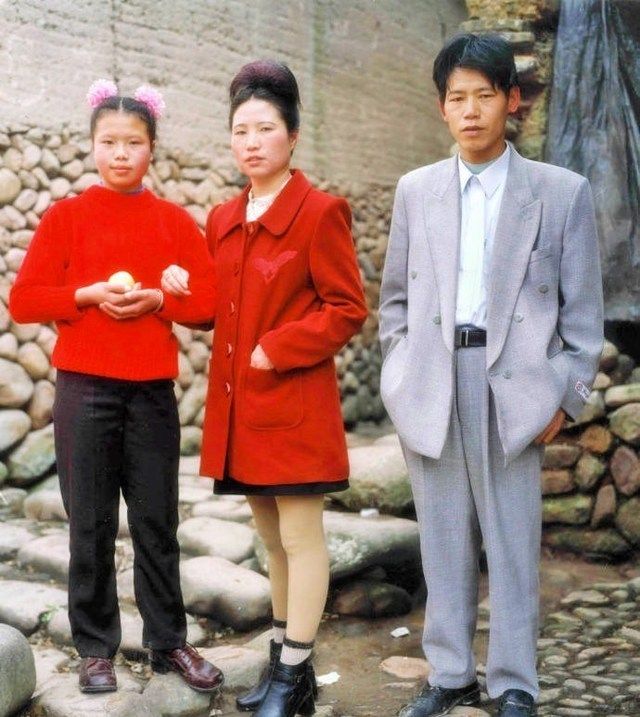 90年代农村最时髦的打扮,穿过这些的人,年纪都不小了!