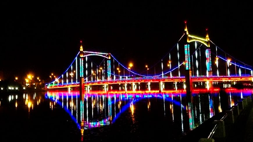 的城市,比吕梁 临汾大得多,等于3个太原,发展却