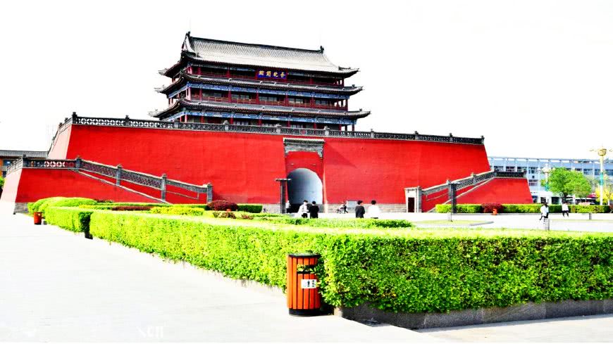 的城市,比吕梁 临汾大得多,等于3个太原,发展却