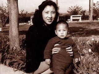 张灵甫战死，蒋介石厚待他妻子，为何他漂亮的妻子决然离开台湾？