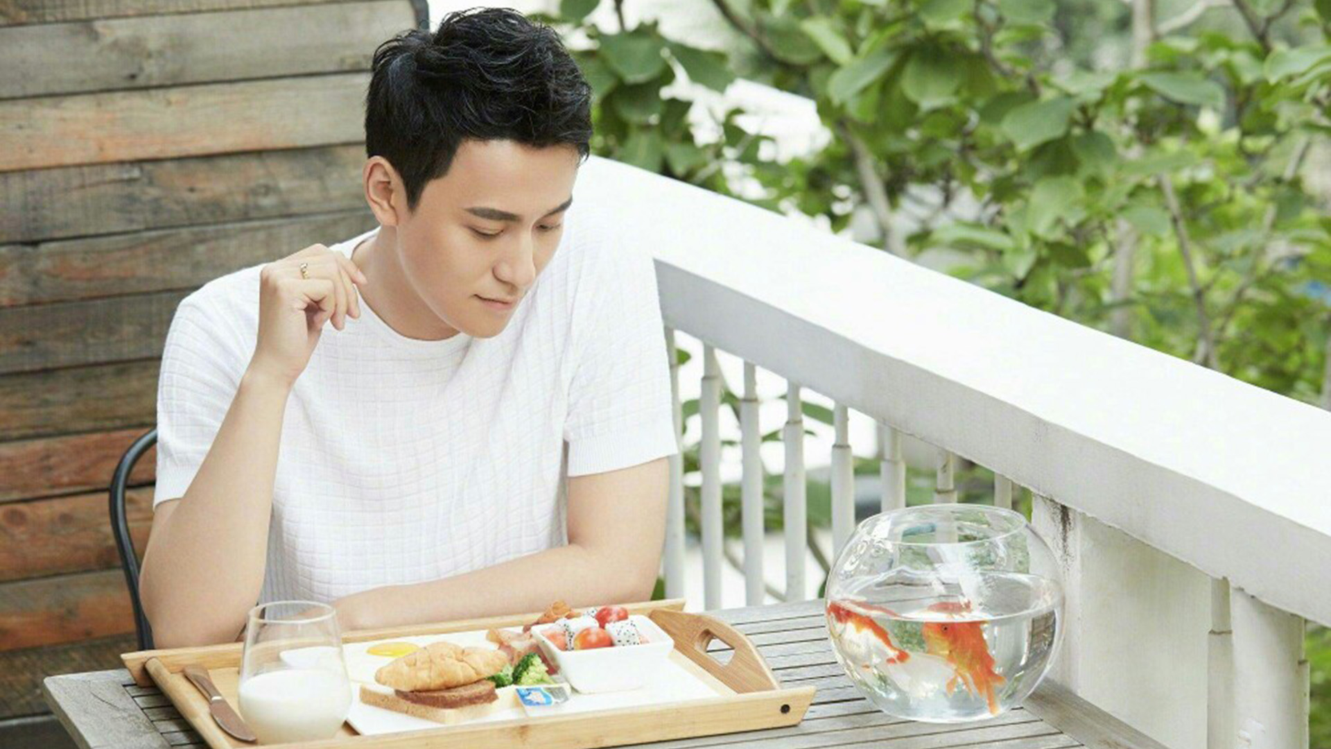 欢瑞捧红了李易峰、任嘉伦、秦俊杰,却独独没捧红演技精湛的他