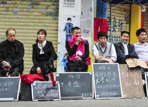 工厂老板哭诉:现在90后难招,40岁的工人不敢招