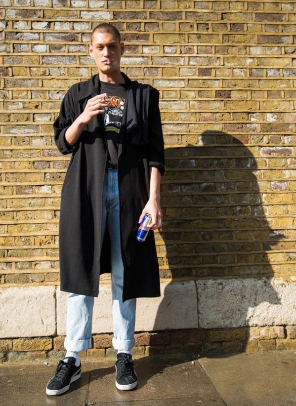 男士黑色风衣的搭配,男黑色风衣搭配什么裤子