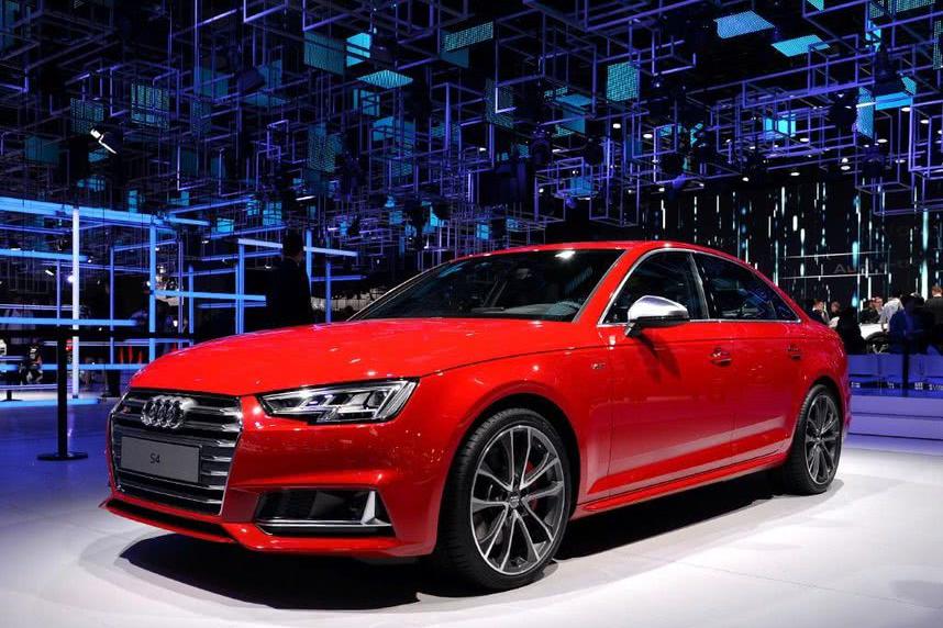 这才是德系运动豪车代表 霸气外形不输奔驰 精致内饰更是完胜宝马