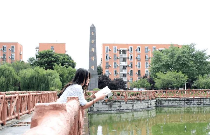 为什么现在的学生宁愿读三本也不愿意去读一个