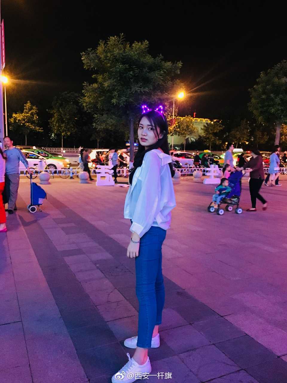 西安女娃 ,今年20岁,西安外国语大学播音主持在