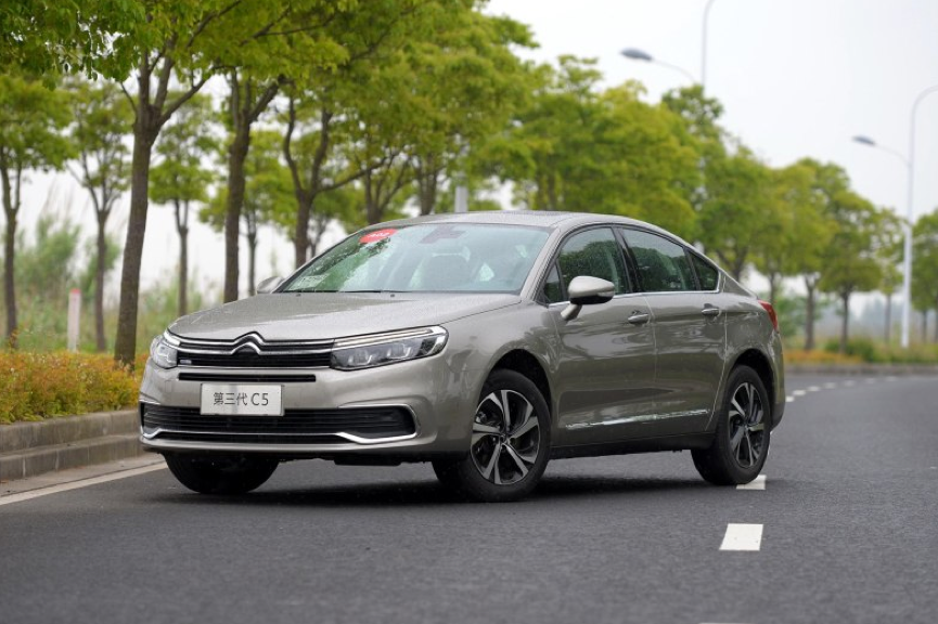 甩开偏见，雪铁龙C5和大众迈腾 谁的性价比更高？