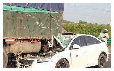 追尾算谁一定会被扣分罚款呢?交警说了几种情