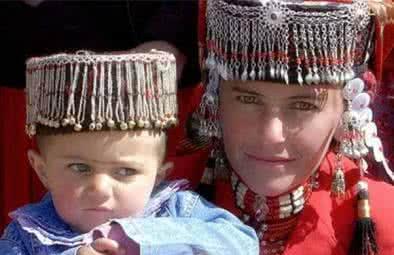 实拍中国境内的白种人民族, 并不唯一