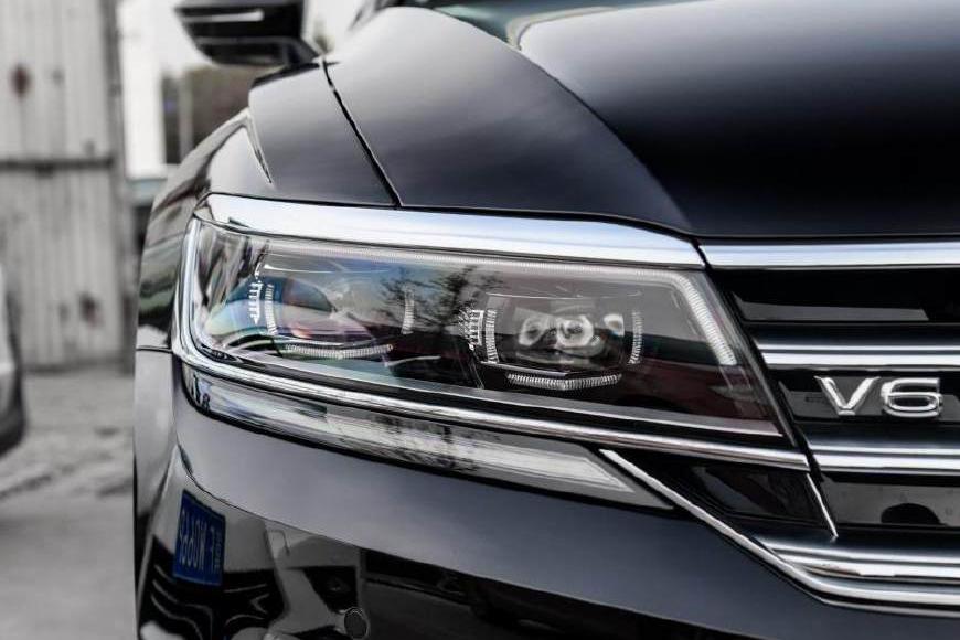 这车和奥迪A6同源，3.0T四驱，从50万降到26万，比雷克萨斯良心