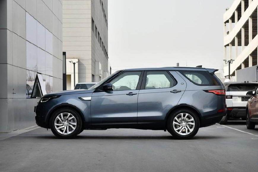 这车和揽胜同平台，奥迪Q7和宝马X5都怕它，换代后降40万没人买