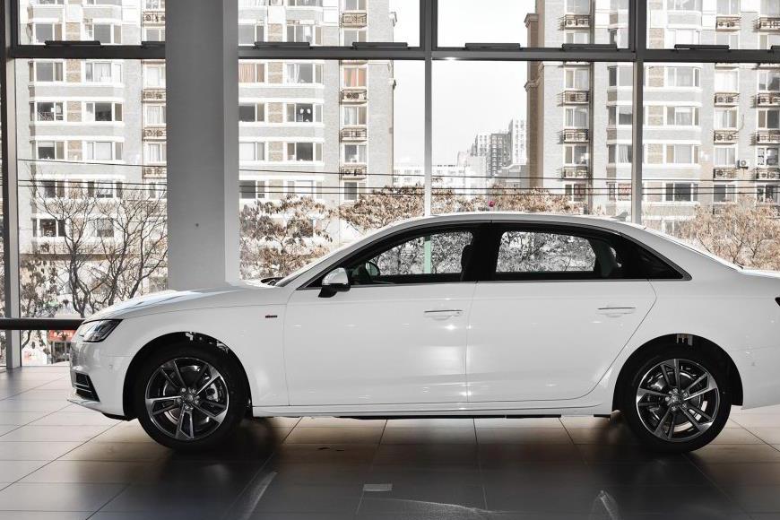 豪华中级车一哥，换代后遭滑铁卢，如今全系降6万，销量重回巅峰