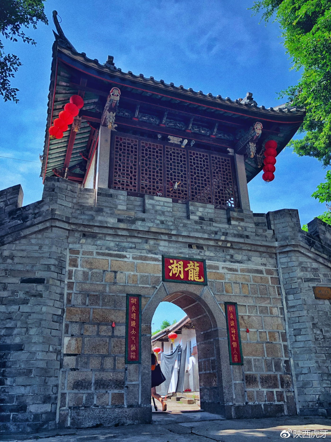 被誉为“广东十大最美古村落”之一的潮州龙湖古寨