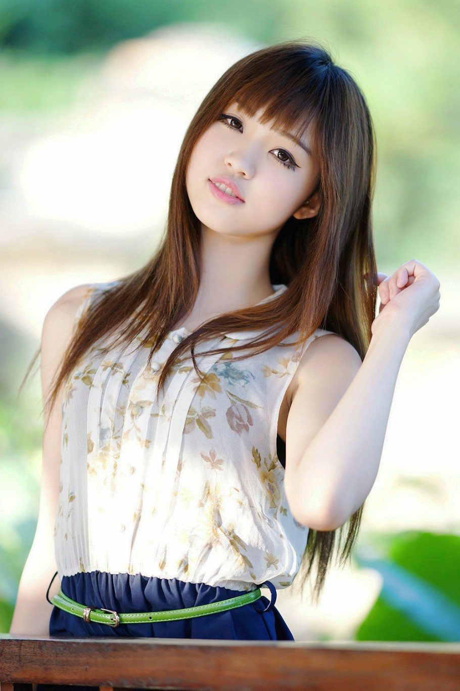 一个有着青春活力的美丽女孩|裙装|姑娘|人像摄影