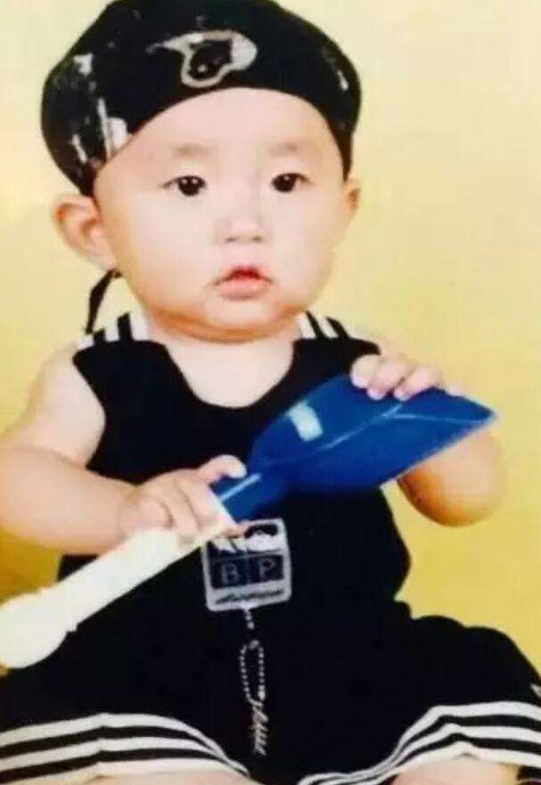 原来王俊凯、易烊千玺、 王源、蔡徐坤小时候长这样