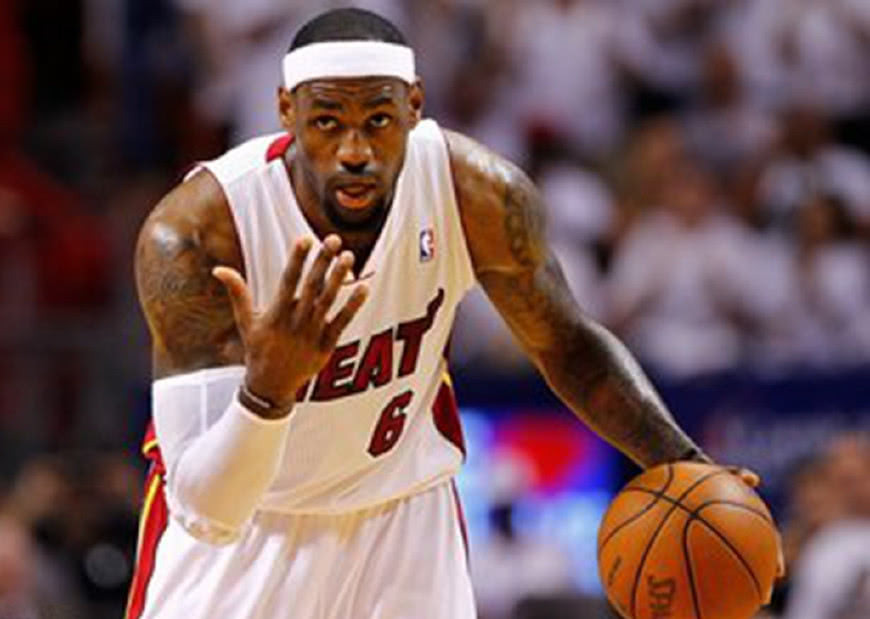 全球最伟大的5大NBA球员:库里垫底,詹姆斯第