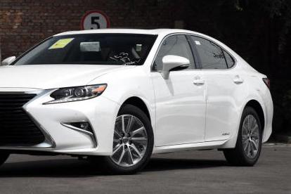 升级版凯美瑞重装上阵，发动机全球第一，A6最怕它