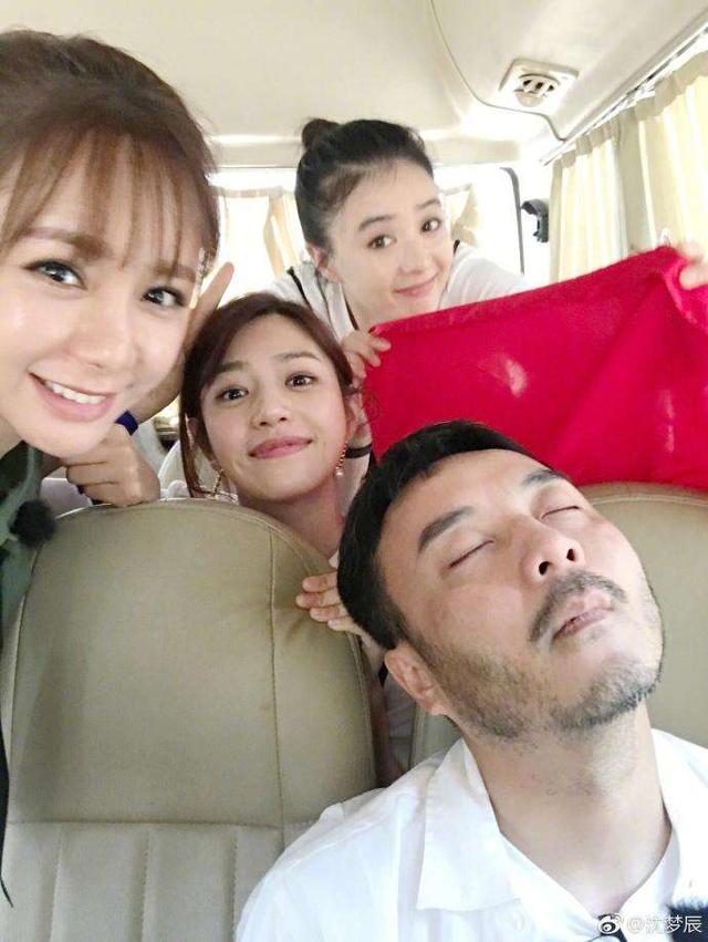 汪涵生日杨乐乐秀恩爱,众明星送祝福,谢娜微博