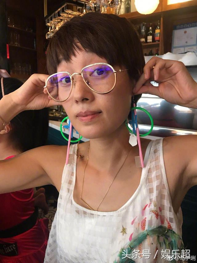 马伊琍与梁静近照对比，她抢好闺蜜男友，如今两人的差距还真大！