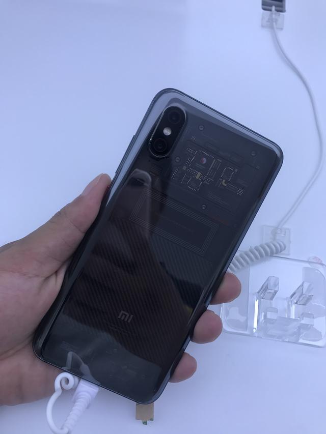 小米8系列强势出击!三款不同的新机血洗旗舰机