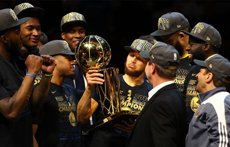 心疼库里!FMVP颁给杜兰特有争议?11位投票记