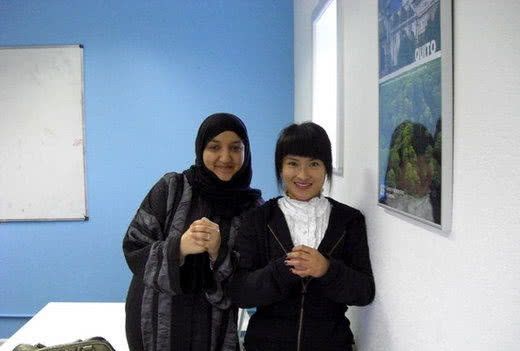 巴基斯坦妹子来中国留学,刚下机场,就一脸震惊