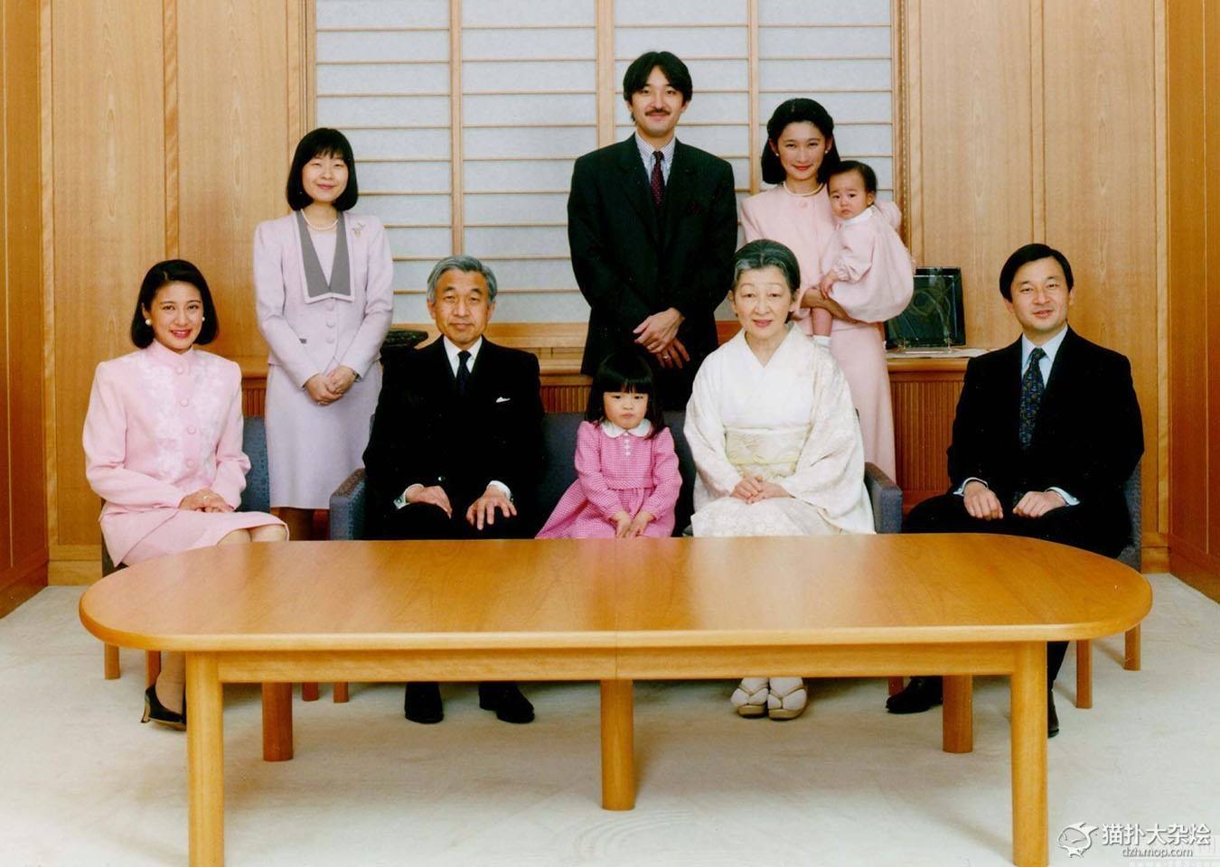 独家揭秘:现在日本年轻人是怎么看待日本天皇