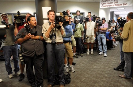 美国男子因长时间吸烟去世,妻子状告烟草商获