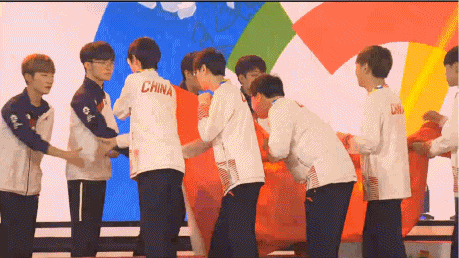 央视报道LOL亚运会夺冠!点名表扬Uzi简自豪,一张图火了