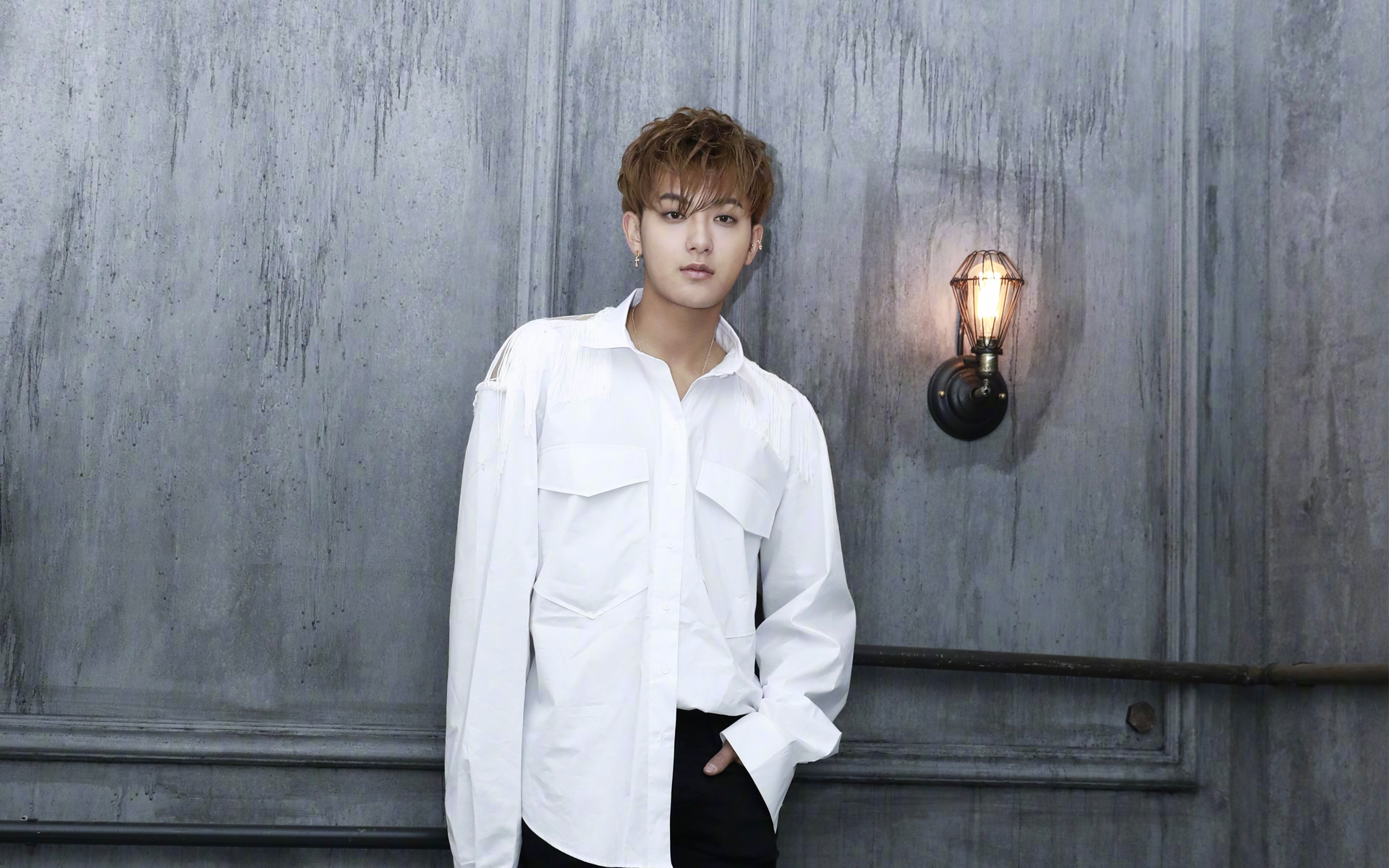 黄子韬抽烟痞李易峰抽烟帅,为什么林更新像地