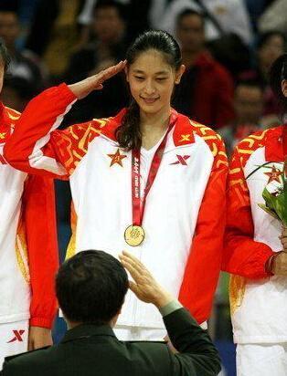 中国女篮第一女神,今39岁仍单身,择偶标准身高